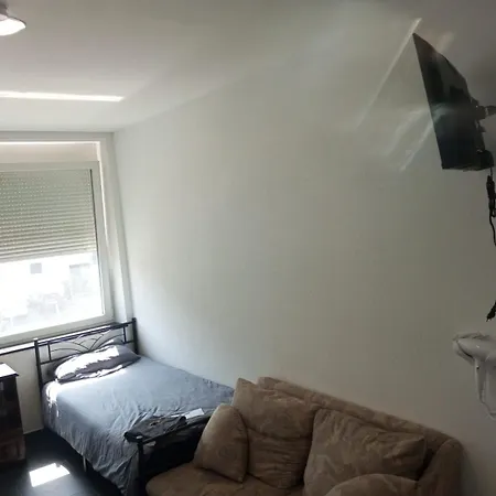Modernes Maya Zimmer In Heilbronn Nahe Zentrum Mit Gemeinschaftskueche Room photo