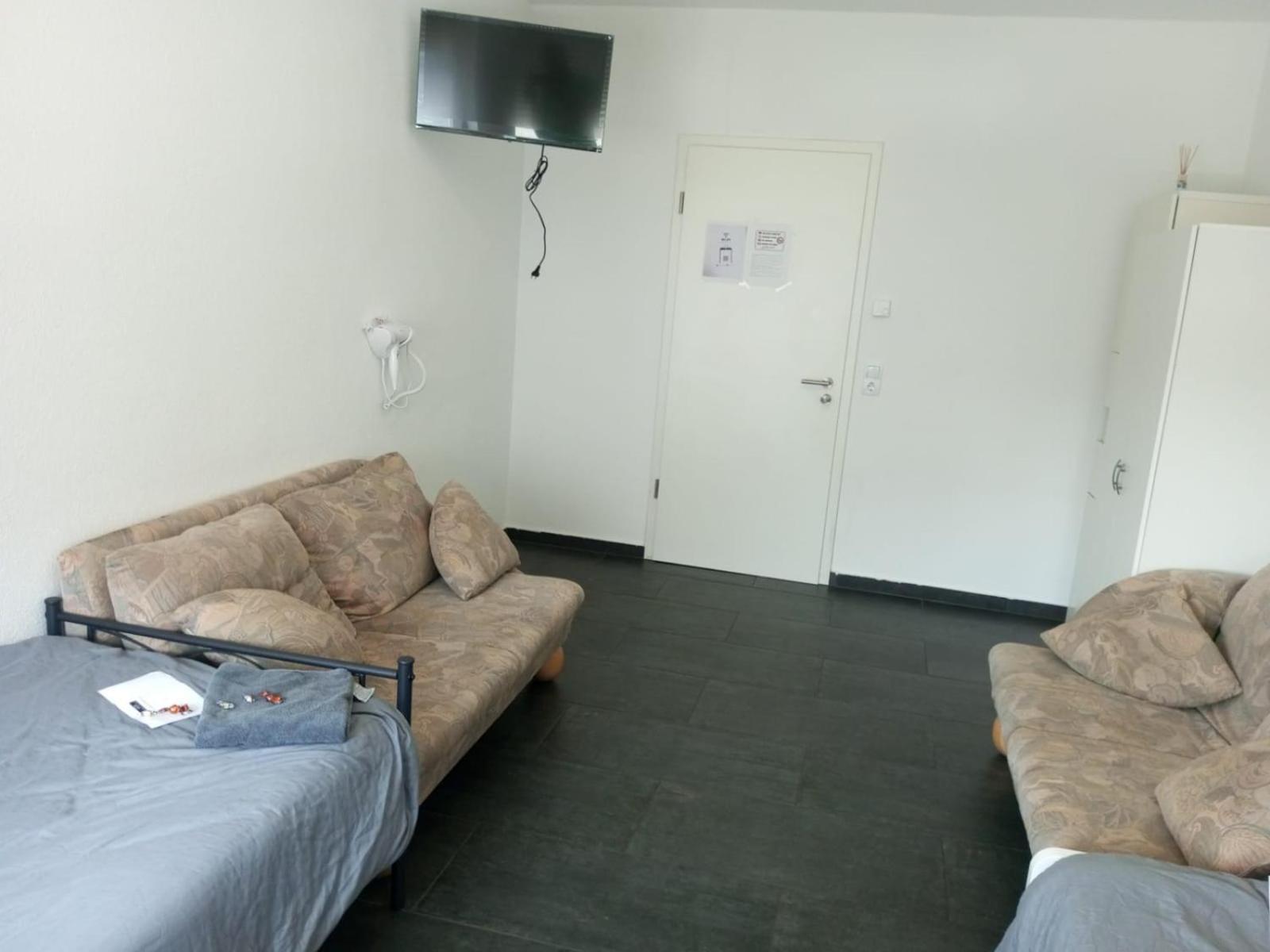 Modernes Maya In Nahe Zentrum Mit Gemeinschaftskueche Homestay Heilbronn